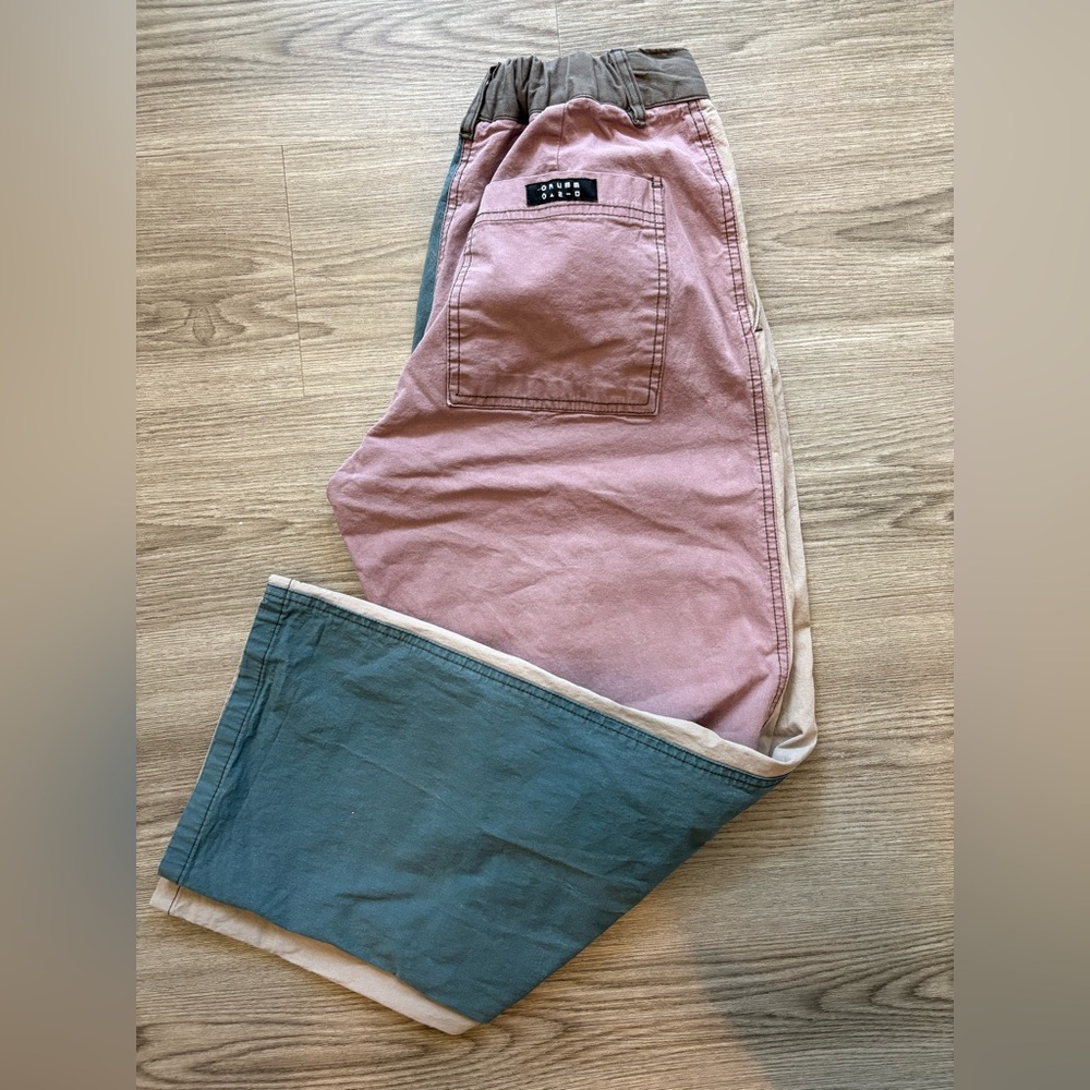 ORUMM Tuck Colorblock Pants